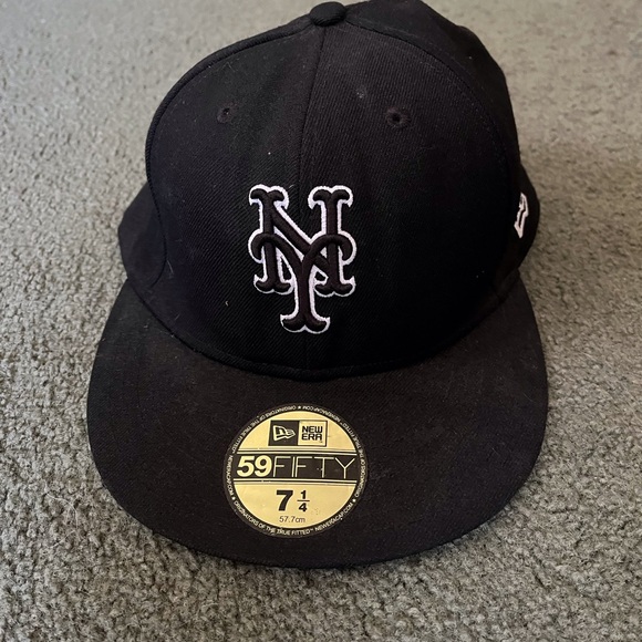 Caps - Picture 2 of 5